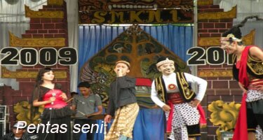 images/slideshow/pentas seni.jpg